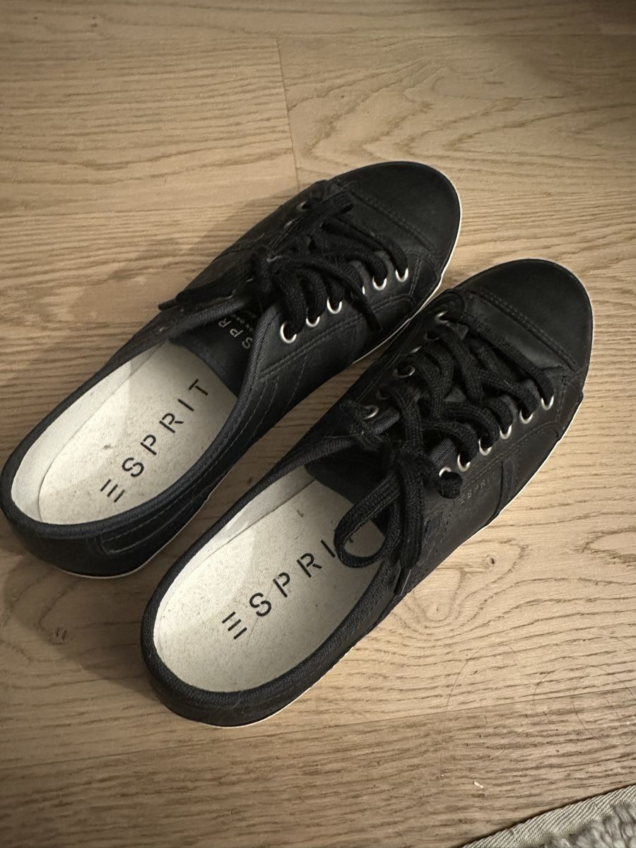 Esprit Chaussures femmes: Baskets Esprit – D'occasion à Lausanne par Liinoa 1