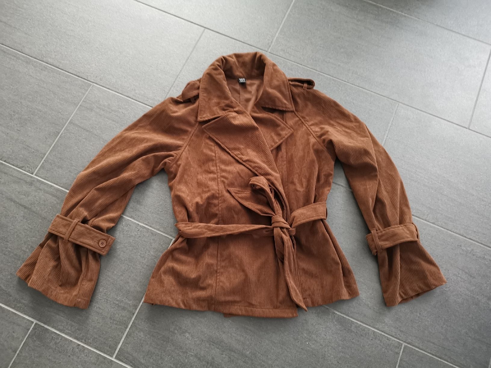 Shein Jacken: hübsche Damenjacke - Versand möglich – Neu und originalverpackt aus Matzendorf von hauli2