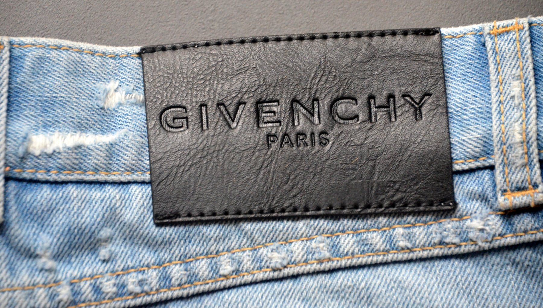 Givenchy Gonne: Givenchy Rock / jupe .38 – Usato da Collonges venduto da arashee 3