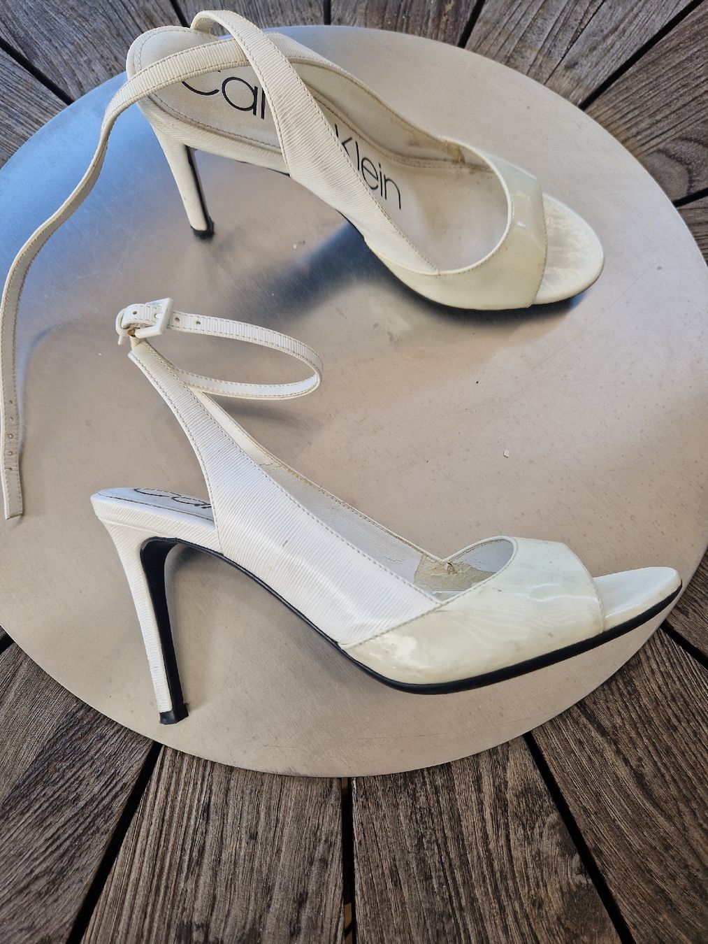 Calvin Klein Scarpe da donna: sandale à bride – Usato da Boudevilliers venduto da beboy