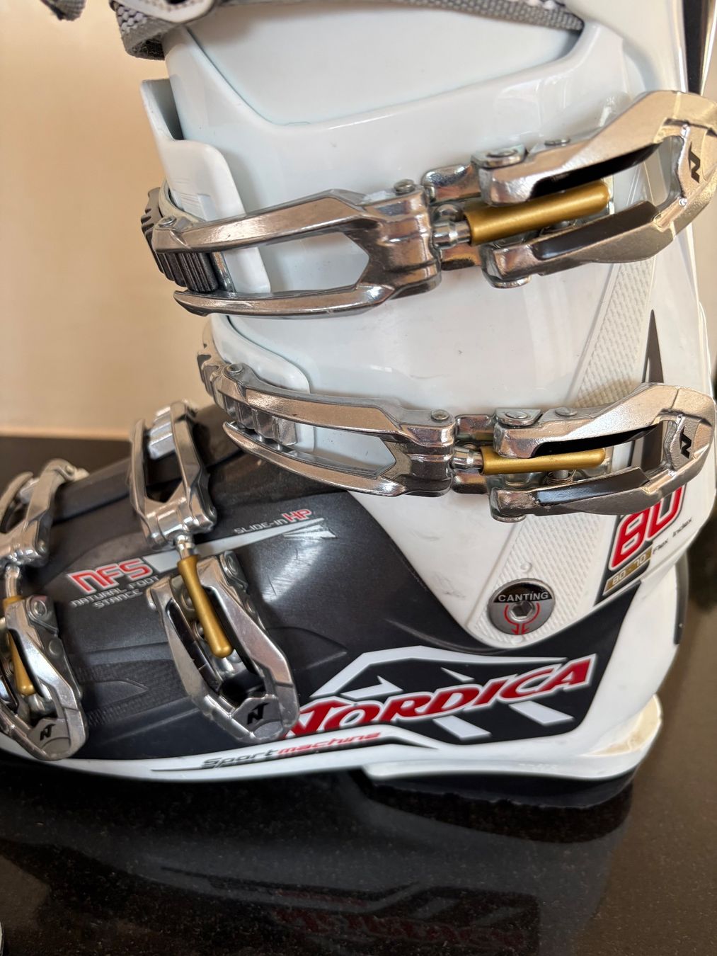 Nordica Damenschuhe: Nordica Damen-Skischuhe, – Gebraucht aus Riehen von babba1958