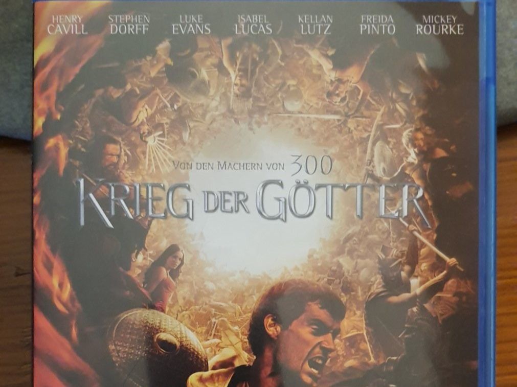 Tutti i DVDs: Krieg der Götter Blu-Ray – Usato da Binningen venduto da Klettenberg