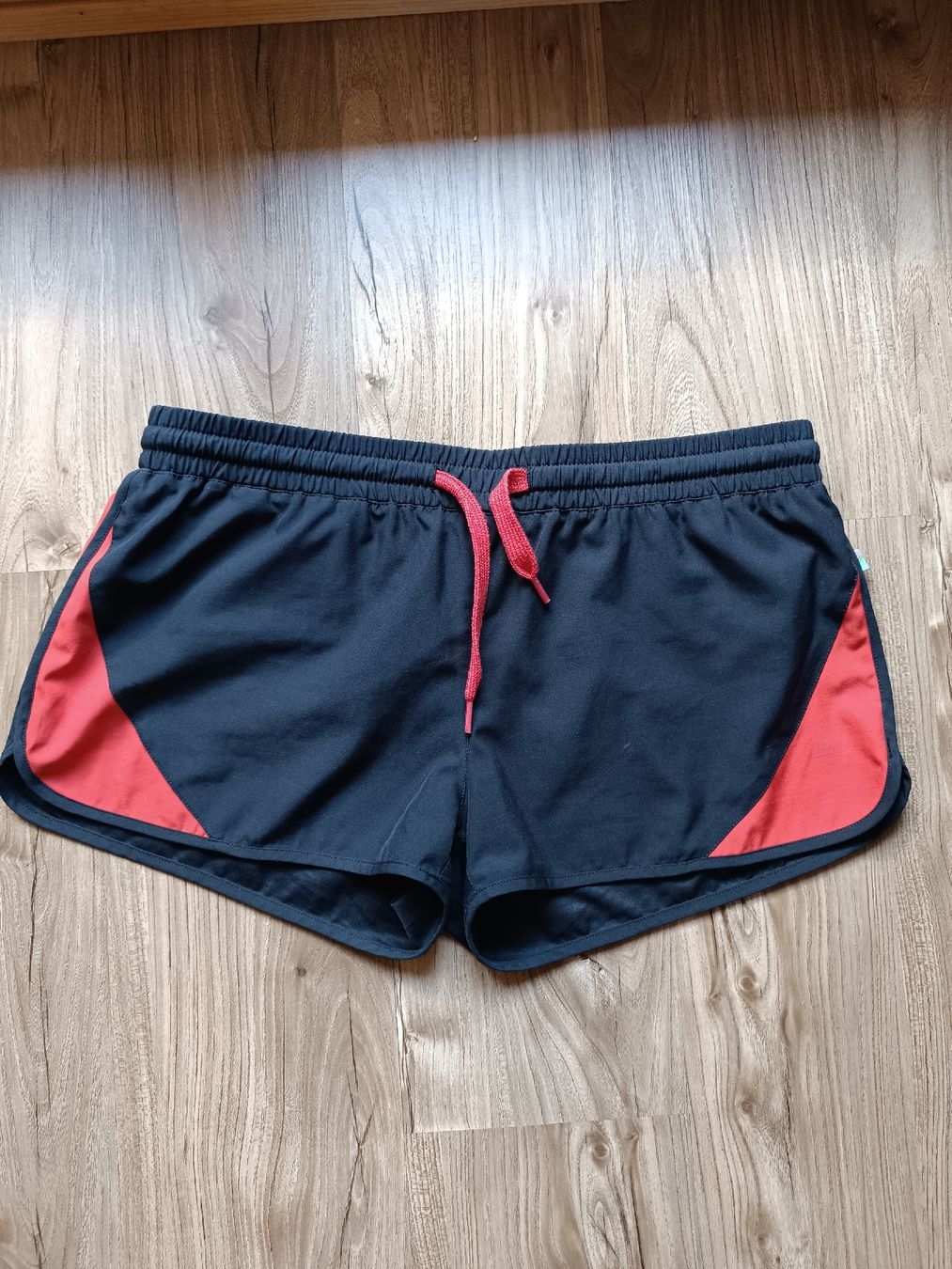 Hosen: Shorts women Kilpi, size M – Gebraucht aus Grächen von ef5_5yr9
