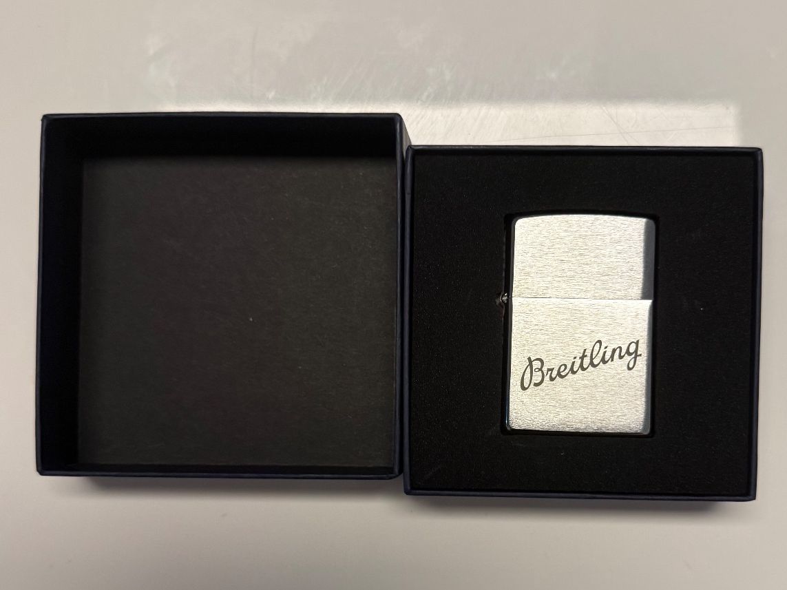 Feuerzeuge: Breitling Feuerzeug silberfarben neu mit Box – Neu und originalverpackt aus Bettlach von val_95hq