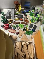 holzeisenbahn mit e lok und  mit viel zubehör
