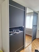 Top Kleiderschrank mit Stadtmotiv