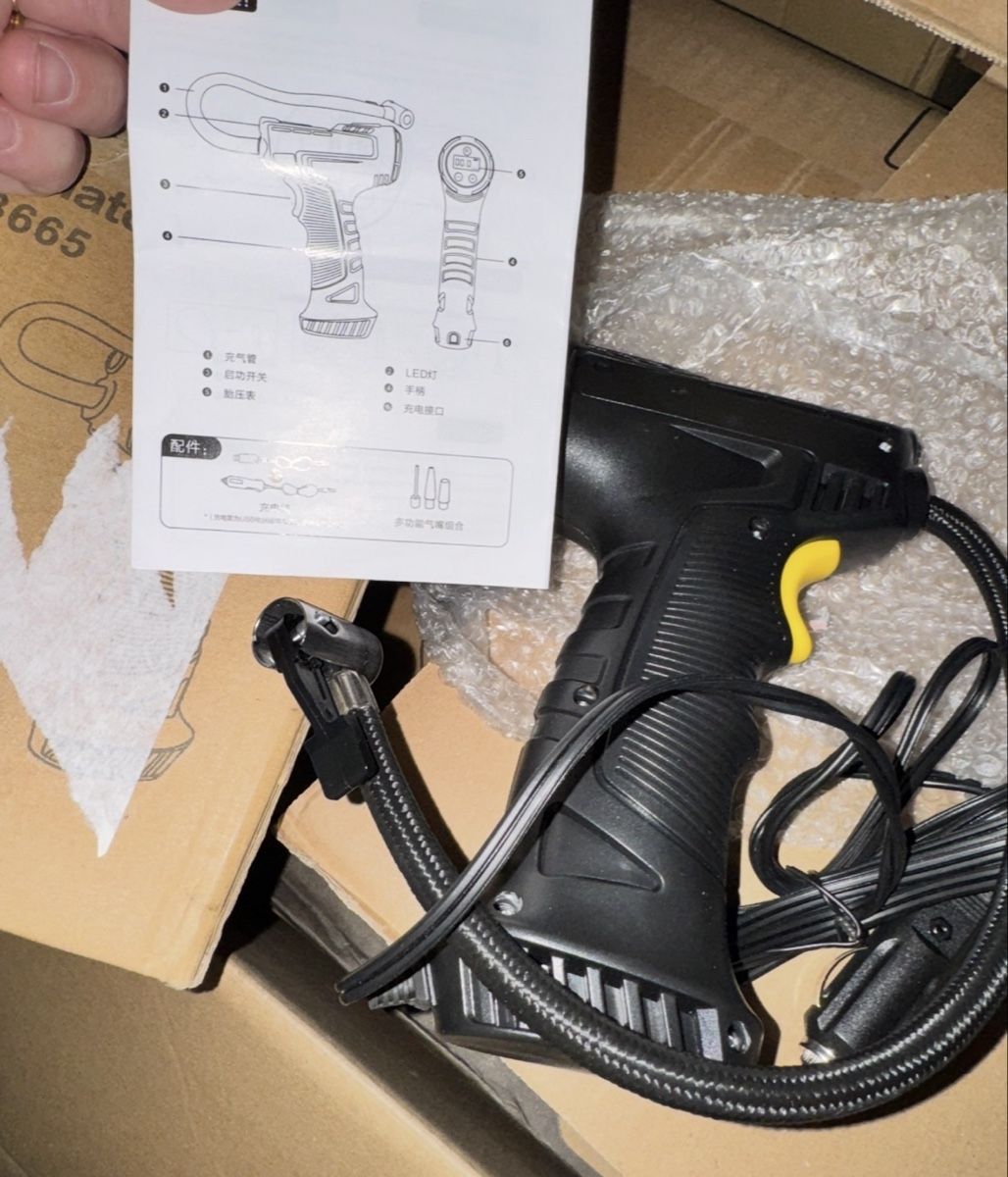 Compressori: Kompakter 12V Auto Luftkompressor – Nuovo e nell'imballaggio originale da Flamatt venduto da ard_9ctk