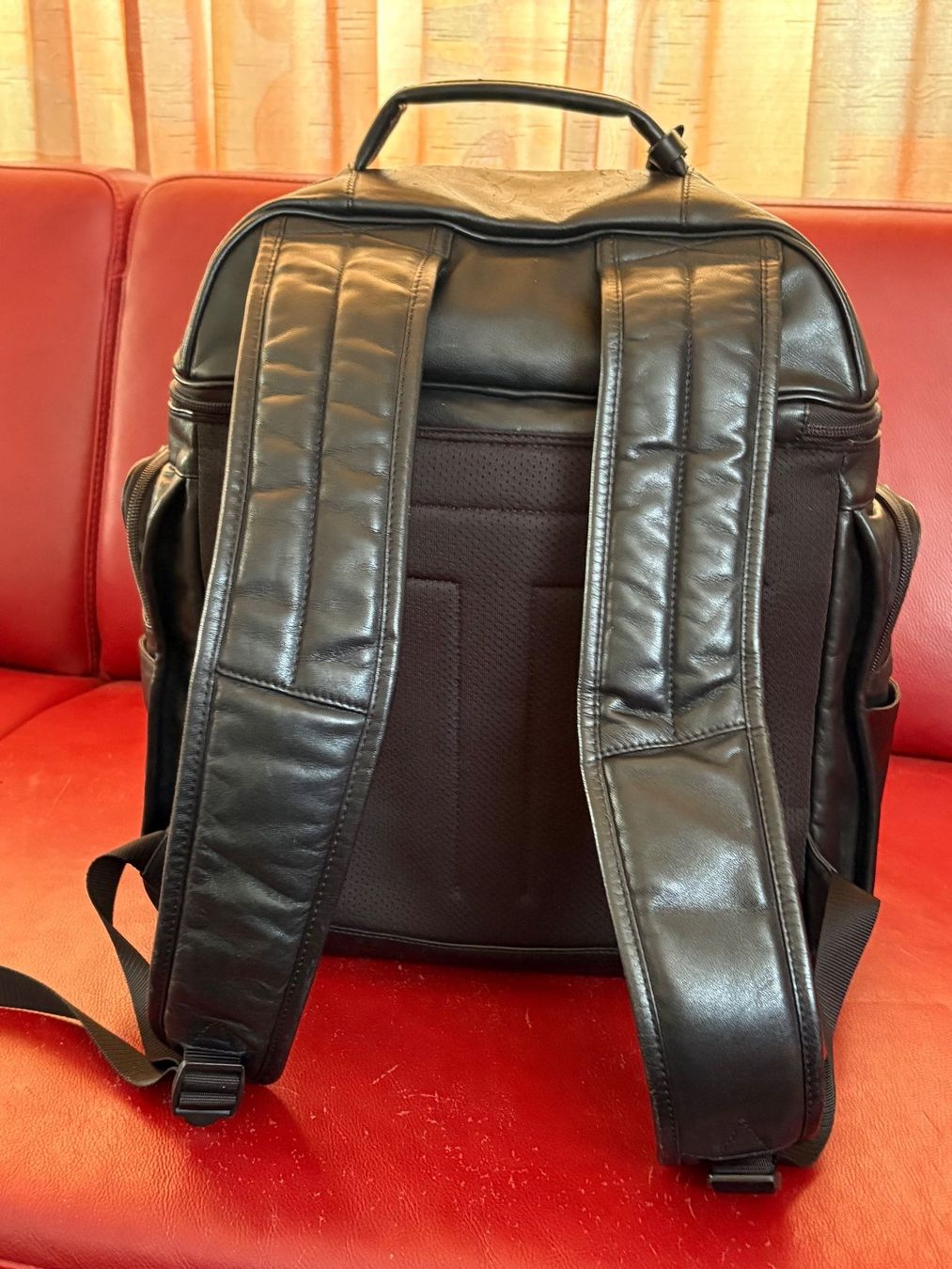 Tumi Sacs à dos: Echt Leder TUMI Rucksack – D'occasion à Oberweningen par Gerini 1