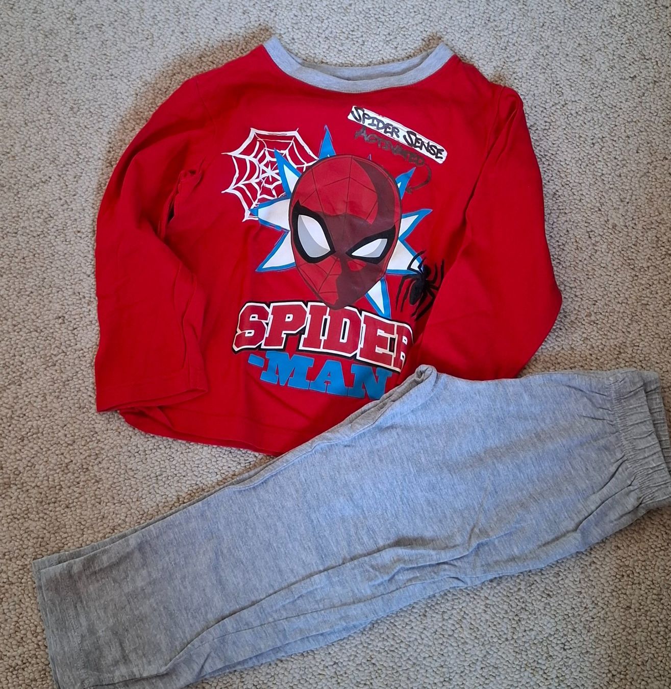 Pigiama & Simili: Spider-Man Pyjama Marvel Grösse 98 – Usato da Richterswil venduto da Palmer2012