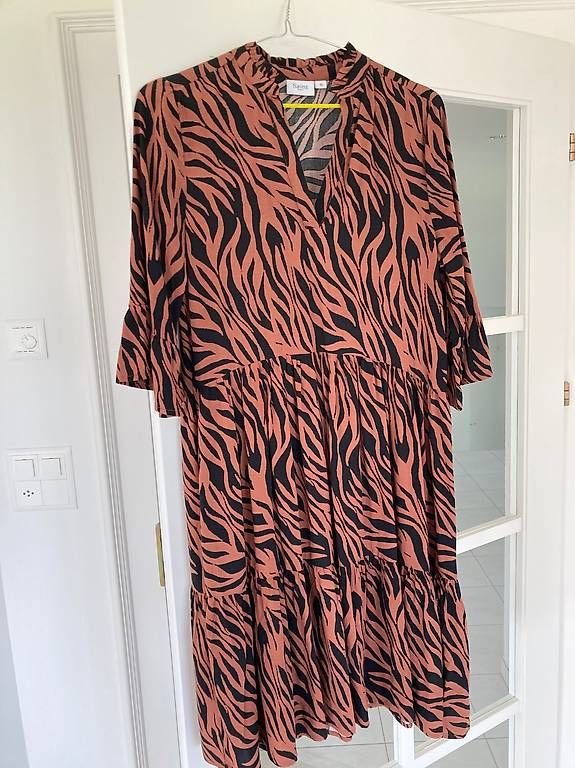 Robes: Kleid Größe 34 – D'occasion à Oberegg par Modetrend1a