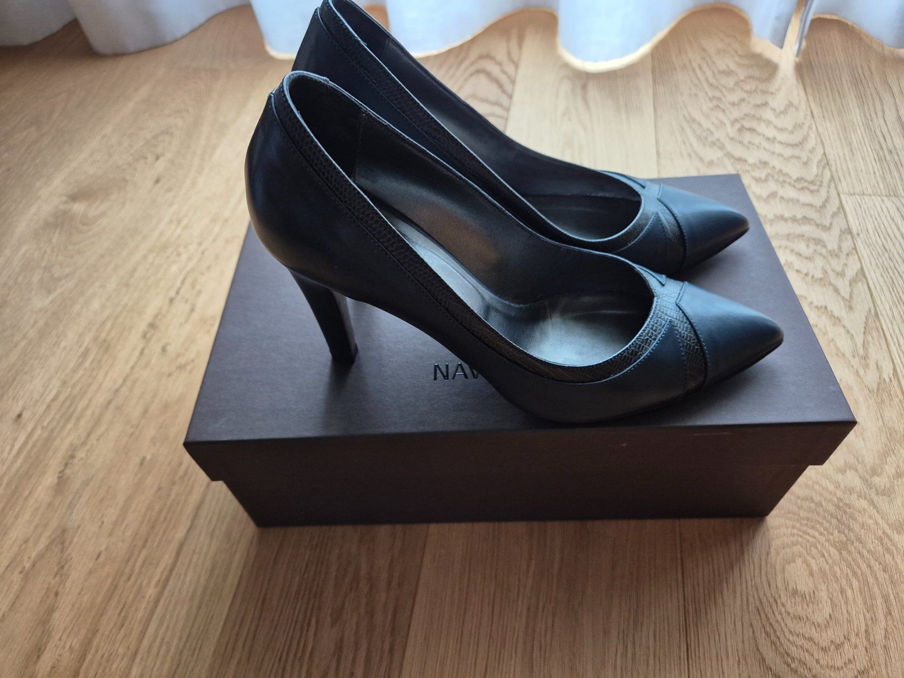 Navyboot Scarpe da donna: NAVYBOOT navy blue leather pumps P.38 – Usato da Satigny venduto da Helene2014 3