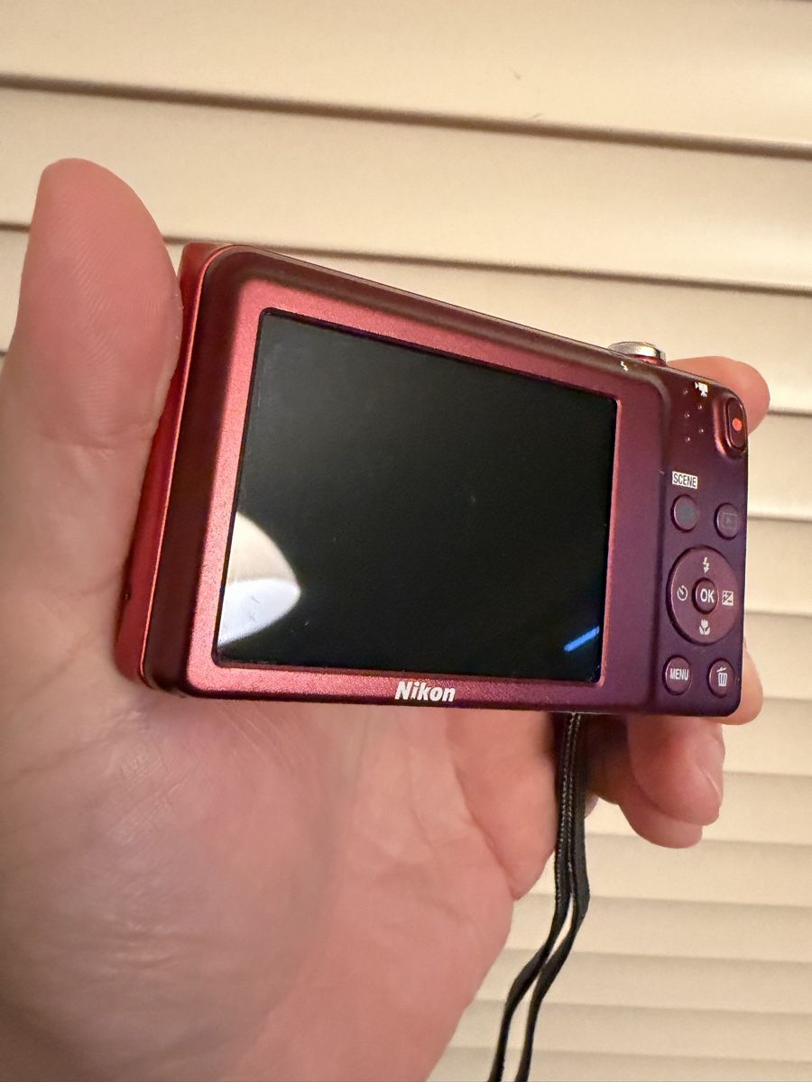 Nikon Fotocamera: Nikon Coolpix S3500, Rot – Usato da Niederbipp venduto da yar_tf6f 3