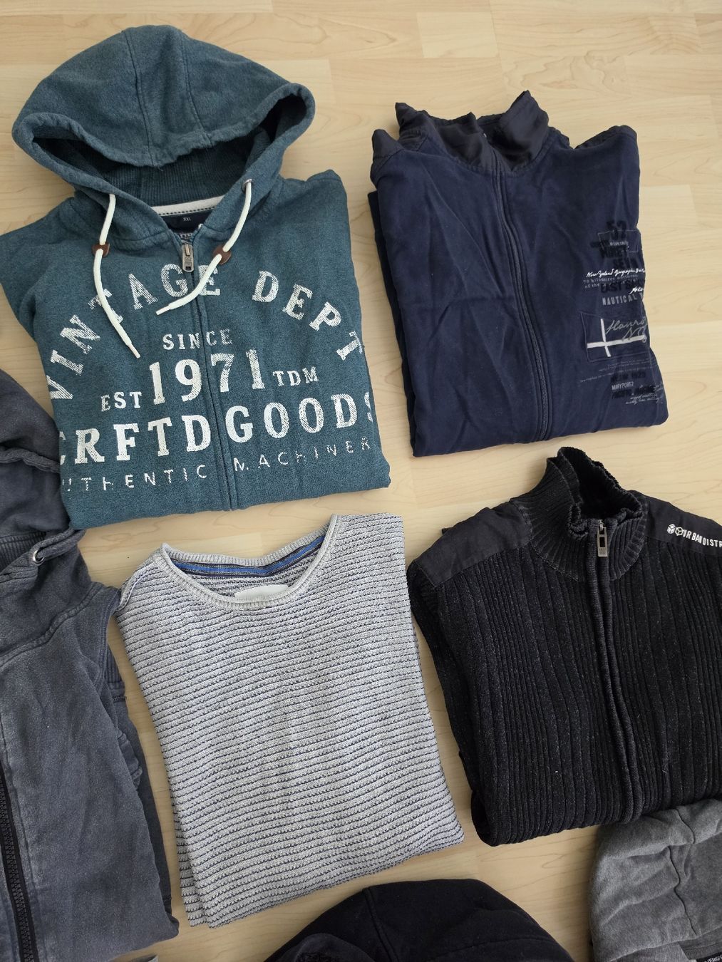Kleiderpakete: 9 Pullover und Sweatjacken XL – Gebraucht aus Würenlos von Nigginiggi 4