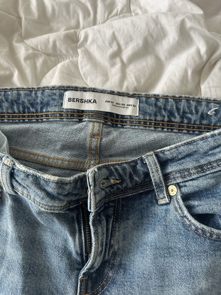Bershka Jeans: Bershka Pantalons Jeans – Nuovo (secondo la descrizione) da Hauterive NE venduto da ric_cx8j 3