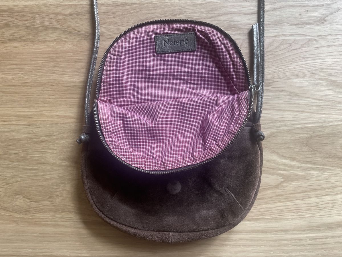 Taschen für Damen: Herziges Wildleder-Täschchen – Gebraucht aus Zürich von pgr_9pzn 4