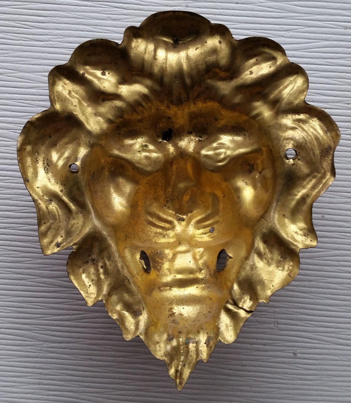 Ferramenta: Möbelbeschlag Löwenkopf aus Messingblech, ca. 1880-1900 – Usato da Oberriet SG venduto da ganesh435 3