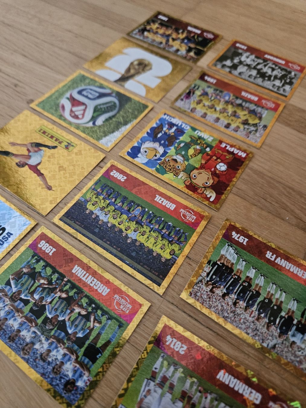 Panini Carte collezionabili: 12 FWC Paninis zur WM 2026 – Nuovo (secondo la descrizione) da Zug venduto da AlinaSpeck85 1