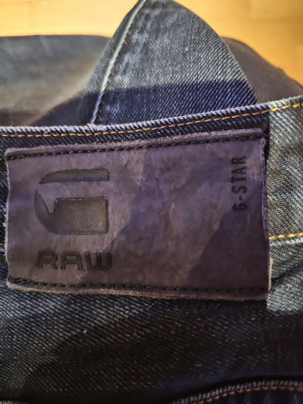 Lotti di vestiti: jeans Raw und 2 Shirts gr.M – Usato da Ferden venduto da jemyce 2