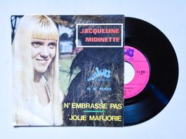 Jacqueline Midinette - N'embrasse pas