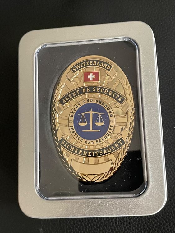 Brassard avec badge Remarkable Agent de Sécurité Suisse avec possibilité  de gravure - Metal Badge