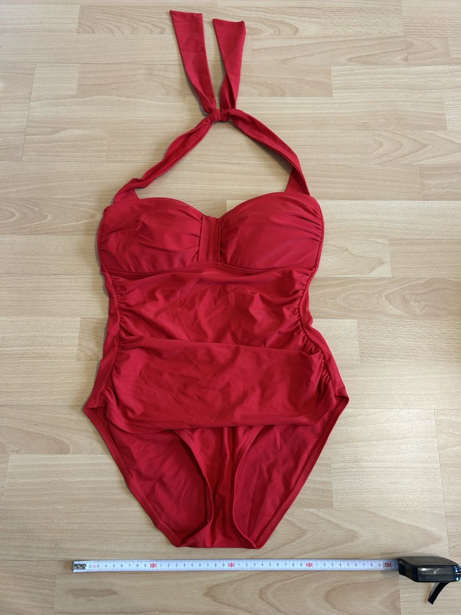 Costumi da bagno & Bikini: Roter Badeanzug, Neckholder, Gr. M/L – Usato da Biel/Bienne venduto da SandraDG