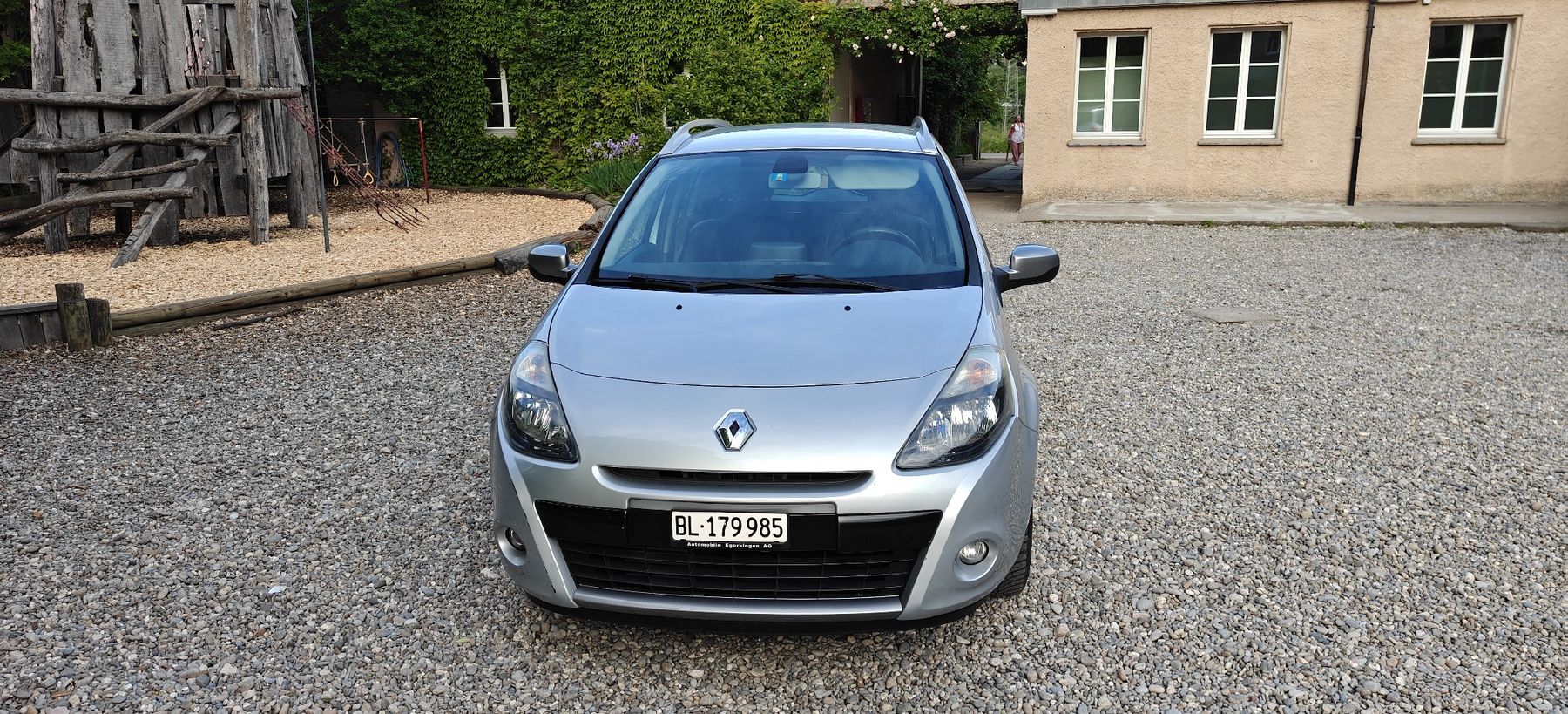 Renault Automobili: RENAULT Clio 1.2 100, Stationwagon, gray, 2011 – Usato da Münchenstein venduto da s3bas7ian 5