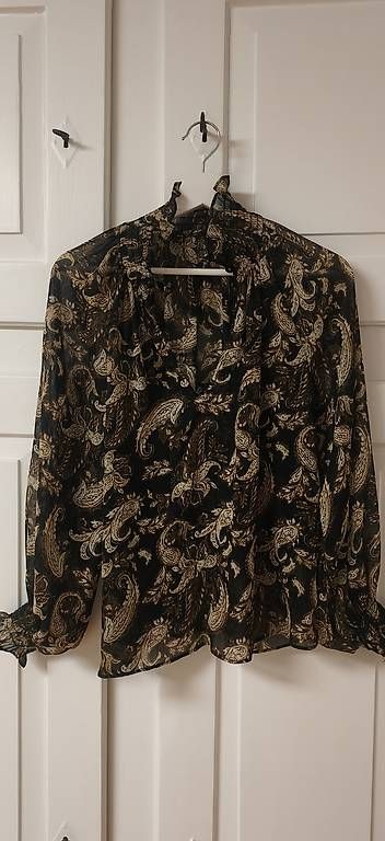 Chemisiers: Mango Bluse mit Paisleymuster  Grösse M – D'occasion à Schaffhausen par wanno 3
