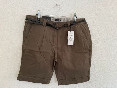 Eine Damenshorts, Gr 42