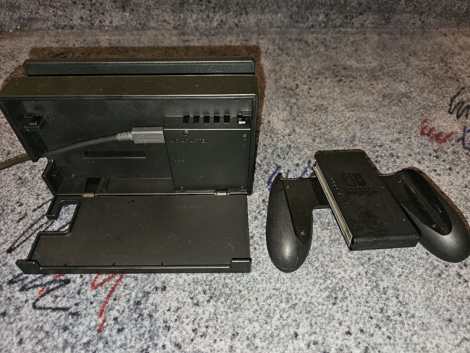 Nintendo Adattatori & Cavi: Originales Nintendo Switch Zubehör-Set – Usato da Seuzach venduto da hwulf 1