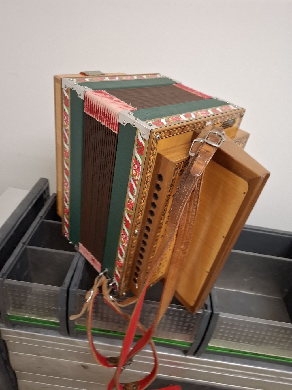 Strumenti musicali: schwyzerorgeli chromatish – Usato da Villeneuve venduto da BibiVintage 5