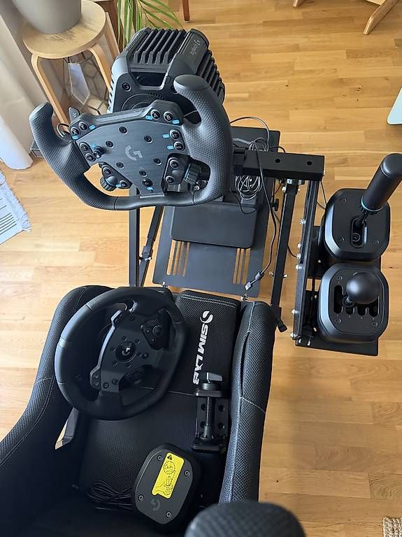 Controller: Sim Racing Komplett-Rig Logitech RS50  PS5 & PC – Usato da Basel venduto da leon360 2