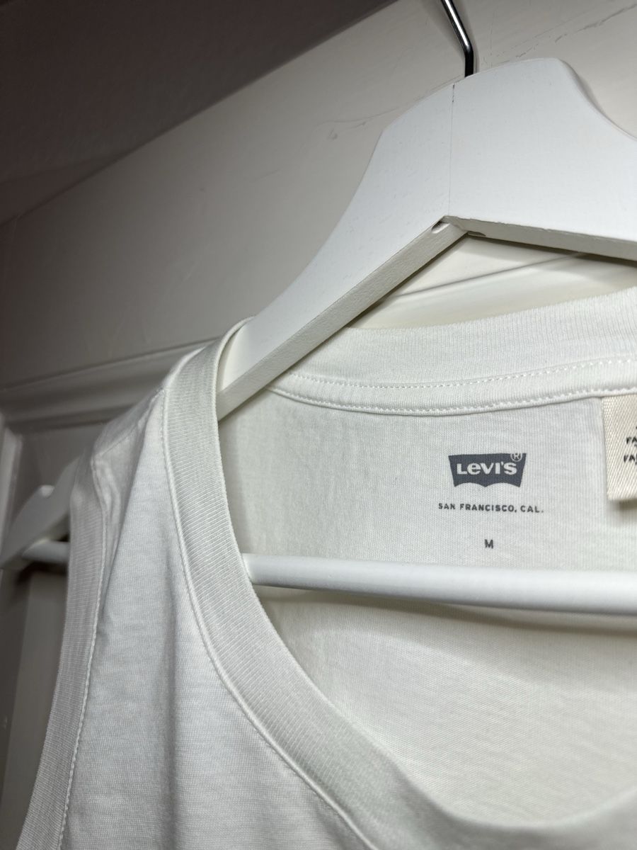 Levi's Tops: Levi’s Tank Top Cropped – Neu (gemäss Beschreibung) aus Uetikon am See von jael_87 1