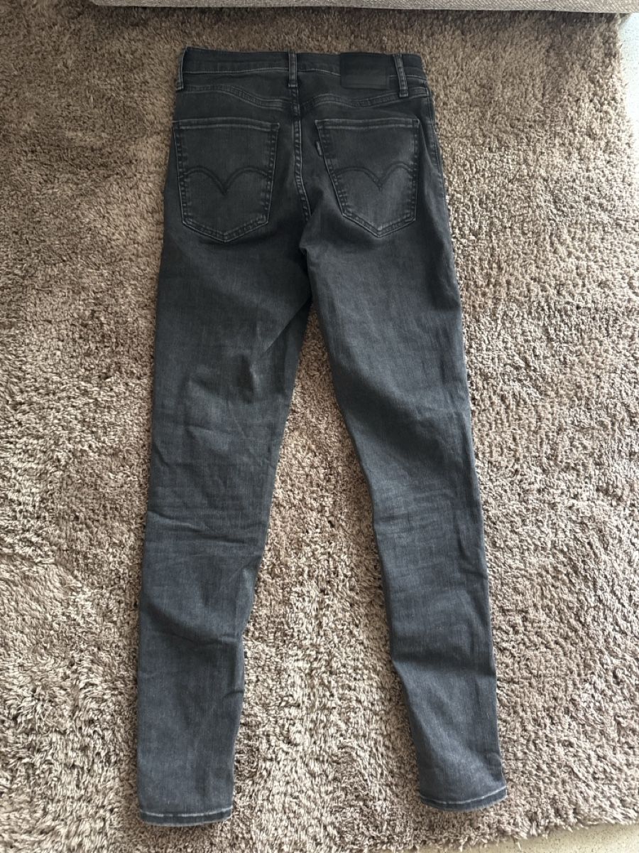 Levi's Jeans: Levi‘s Jeans – Nuovo (secondo la descrizione) da Rotkreuz venduto da fab_8vm7 1