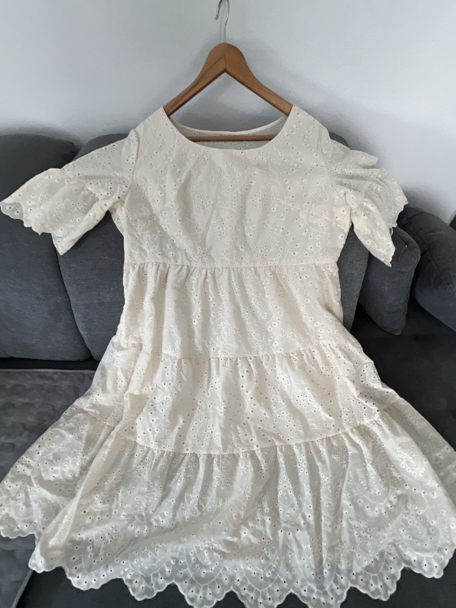 Kleider: Cremefarbe-Kleid – Neu und originalverpackt aus Siebnen von toshi123 1