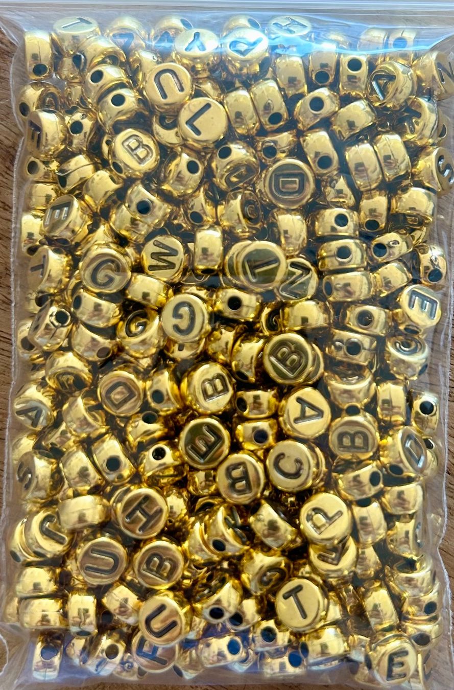 Perle (finte): 300 Stück Bastelperlen Buchstaben gold – Nuovo e nell'imballaggio originale da Geneve venduto da vane267