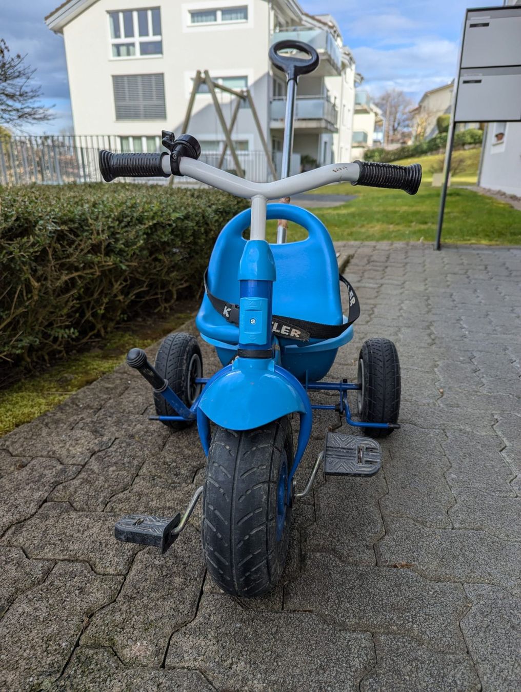 Kettler Fahrzeuge für Kinder: Dreirad Kettler blau mit Schiebestange – Gebraucht aus Wittenbach von Shadowfang 3