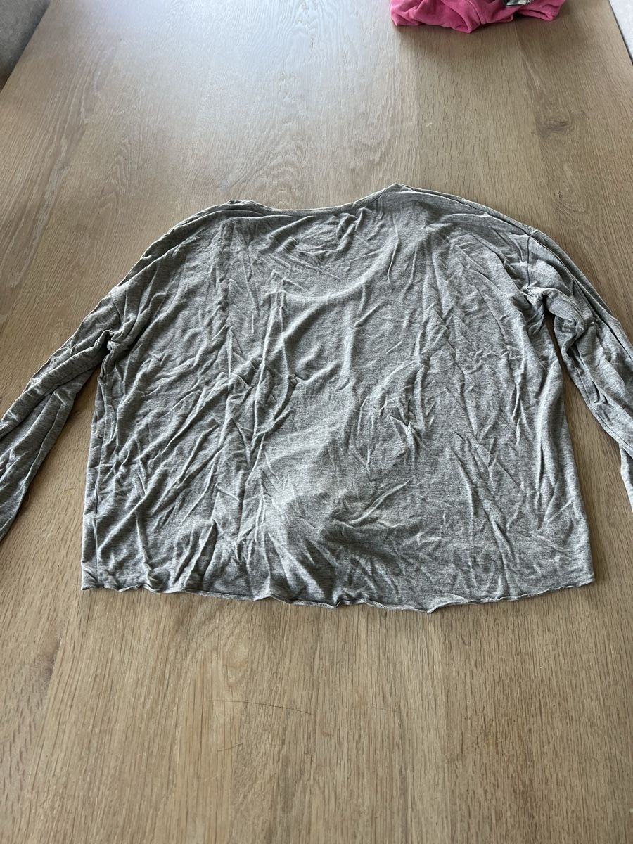 T-shirt: Yoga Shirt – Usato da Erlenbach ZH venduto da Karinsylvester 1