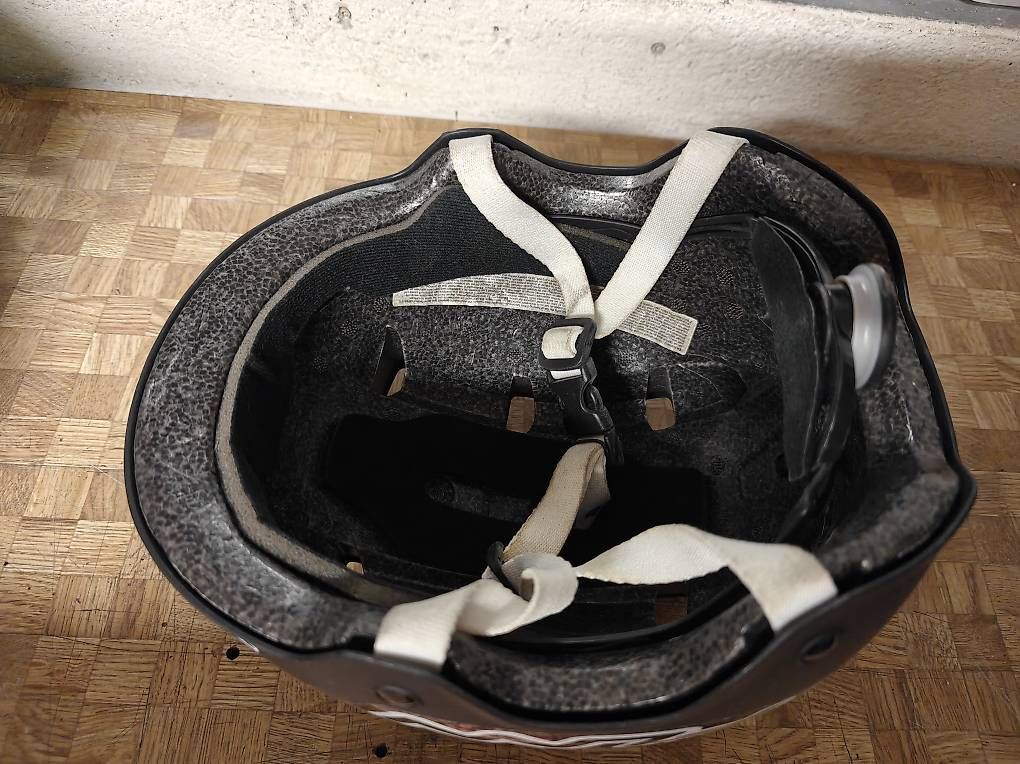 Caschi: Casco skateboard/ roller / bmx – Usato da Bellinzona venduto da Riccardo_R