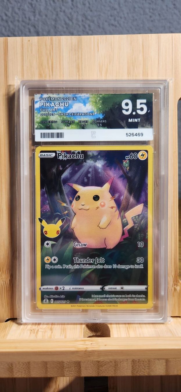 Pokémon Carte collezionabili: Pikachu Celebrations - Pure Grading 9.5 - PSA 10? – Nuovo e nell'imballaggio originale da Moutier venduto da tom_9zxw