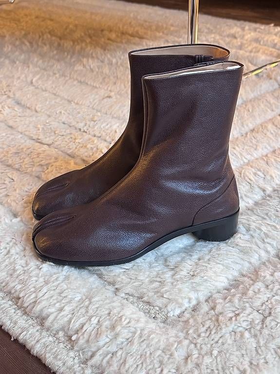 Maison Margiela Scarpe da uomo: Maison Martin Margiela - Tabi Boots – Nuovo e nell'imballaggio originale da Haldenstein venduto da maxi_max