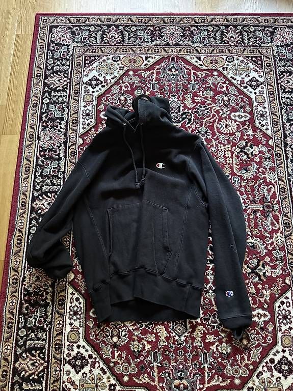 Pullover & Sweatshirts: Champion Pullover – Gebraucht aus St. Gallen von rechsteinersell 1