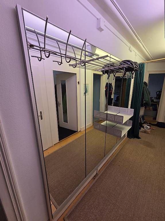 Guardaroba: Spiegelgarderobe – Usato da Basel venduto da Kamomille 1
