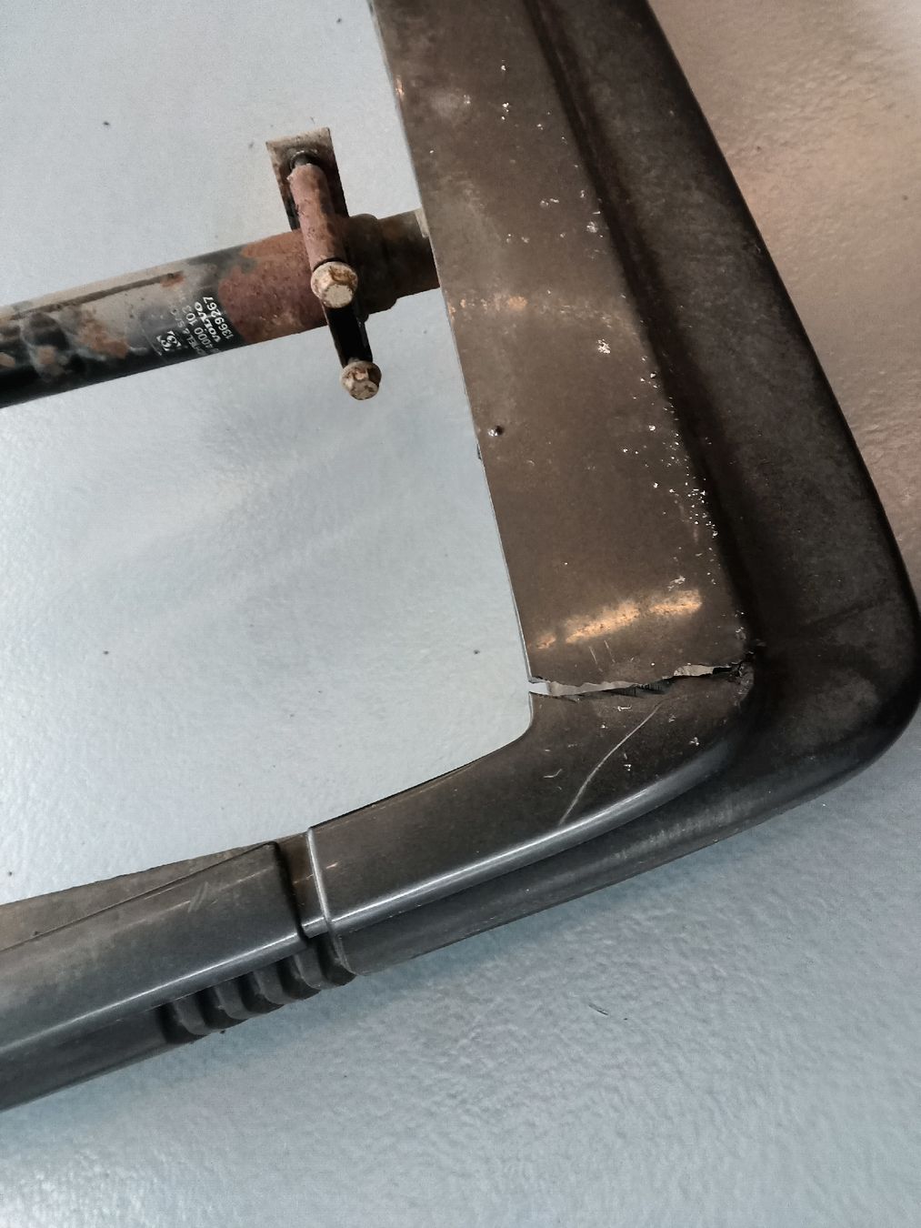 Volvo Tutti pezzi di ricambio auto: Stossstange Volvo 940 oder 740 ab 1990 – Usato da Ormalingen venduto da Adi811 4