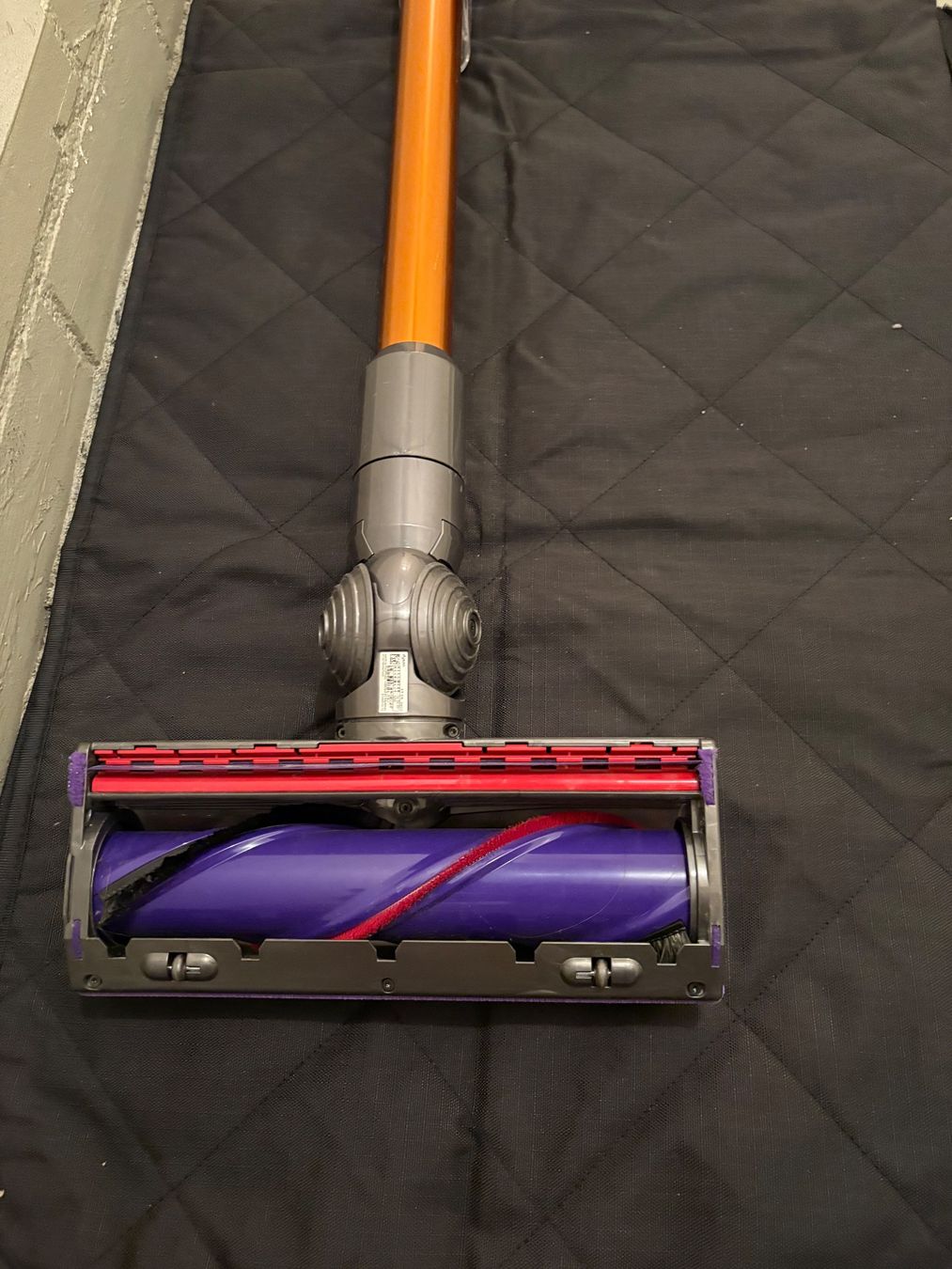 Dyson Aspirapolveri & Accessori: Dyson V10  Handstaubsauger mit Zubehör – Usato da Lausen venduto da sen_jm7c 5