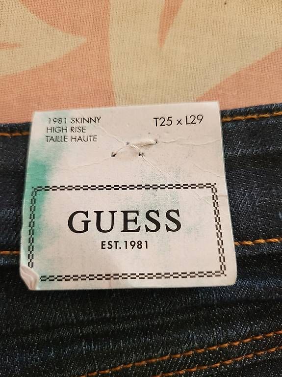 Guess Jeans: Neue Jeans Guess,  Gr 25 – Nuovo (secondo la descrizione) da Suhr venduto da lul_87gh 2