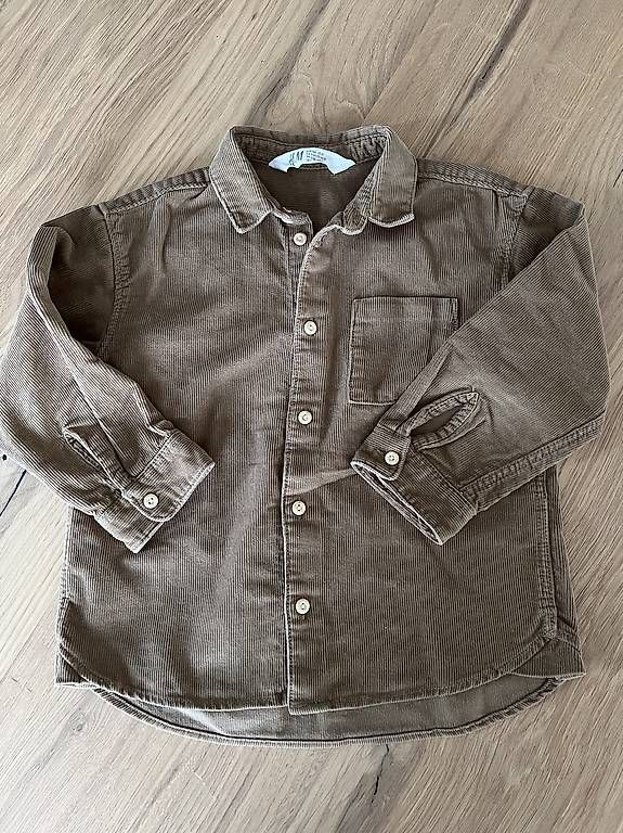 Camicie, T-shirt & Polo: Cordhemd Grösse 104 – Usato da St. Niklausen LU venduto da Mimmi86