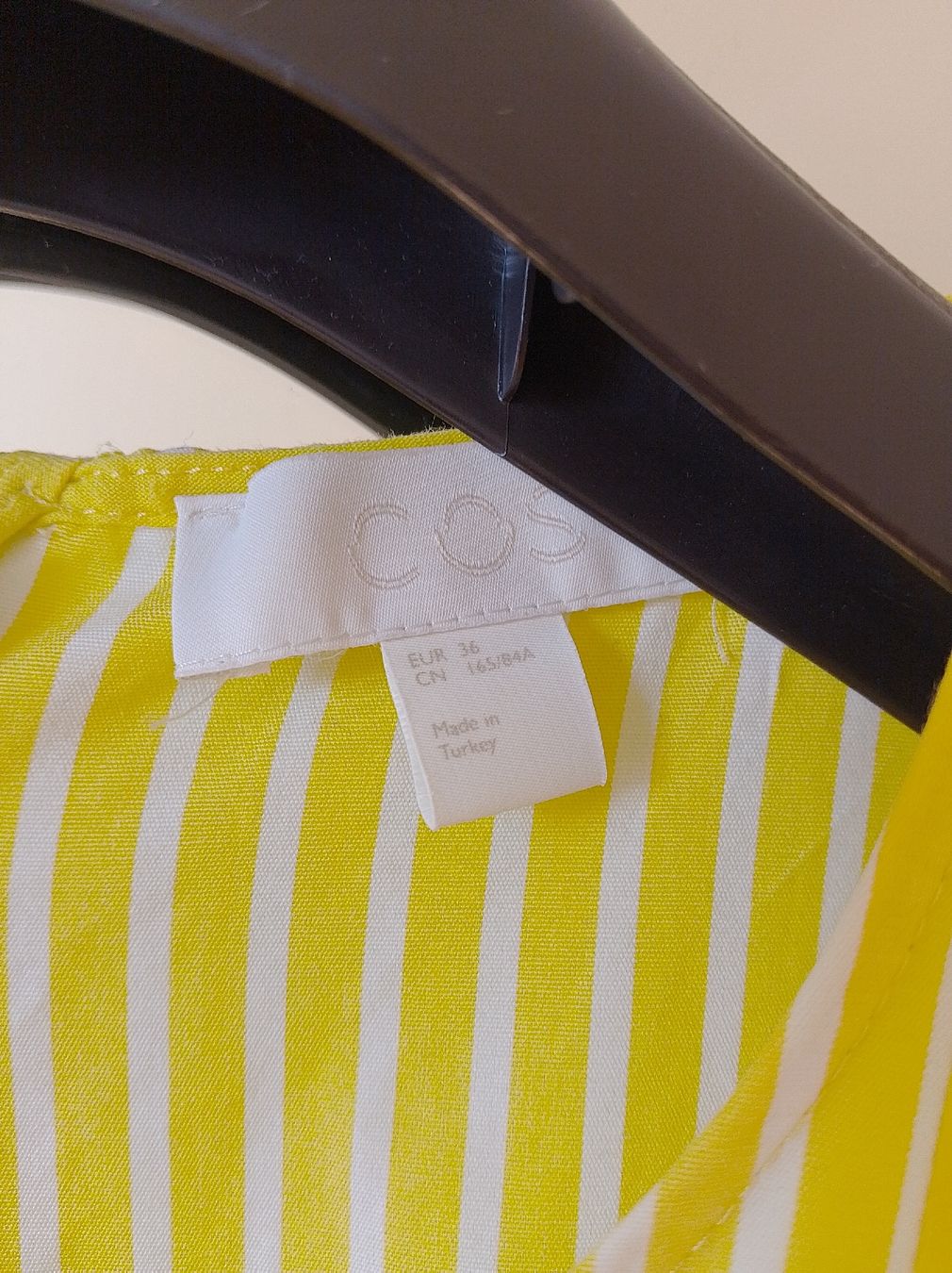 Cos Vestiti: robe été COS – Usato da La Chaux-de-Fonds venduto da youplavie 1