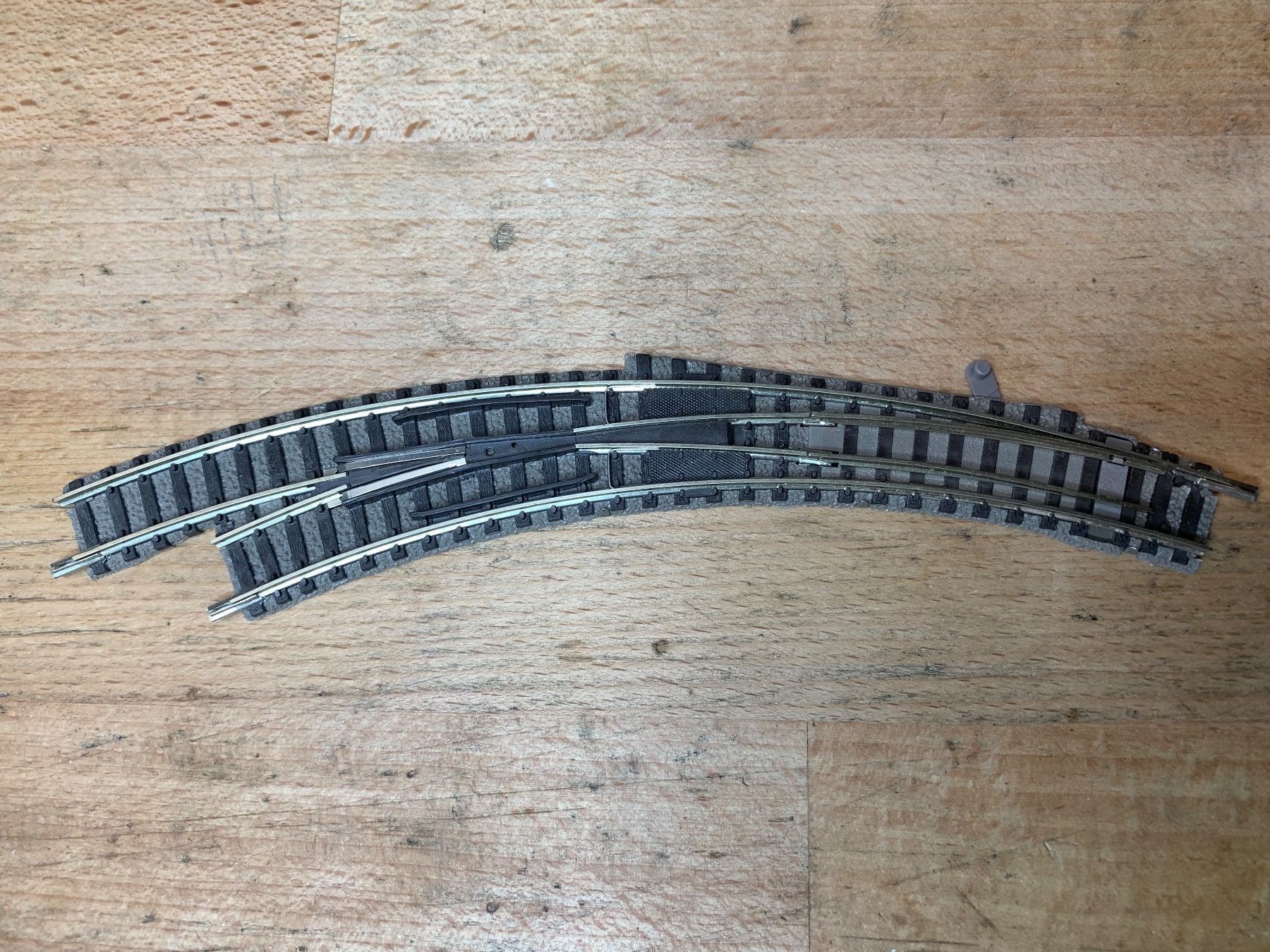 Fleischmann Modellini di ferrovie: Fleischmann 9142 Handweiche aiguillage L – Nuovo e nell'imballaggio originale da Hauterive NE venduto da eriamch