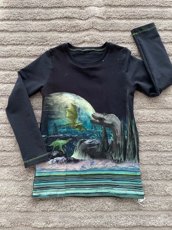 Sweatshirt Dinosaurier Gr. 122 NEU