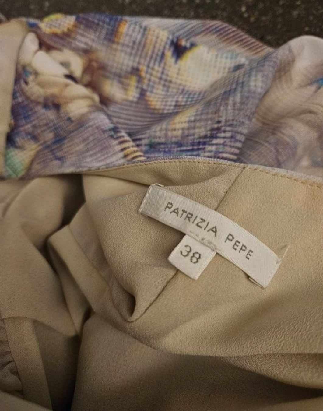 Patrizia Pepe Top: Top mit Blumenmuster, Gr 38 Patrizia Pepe – Nuovo (secondo la descrizione) da Ormalingen venduto da nomolnoi 8